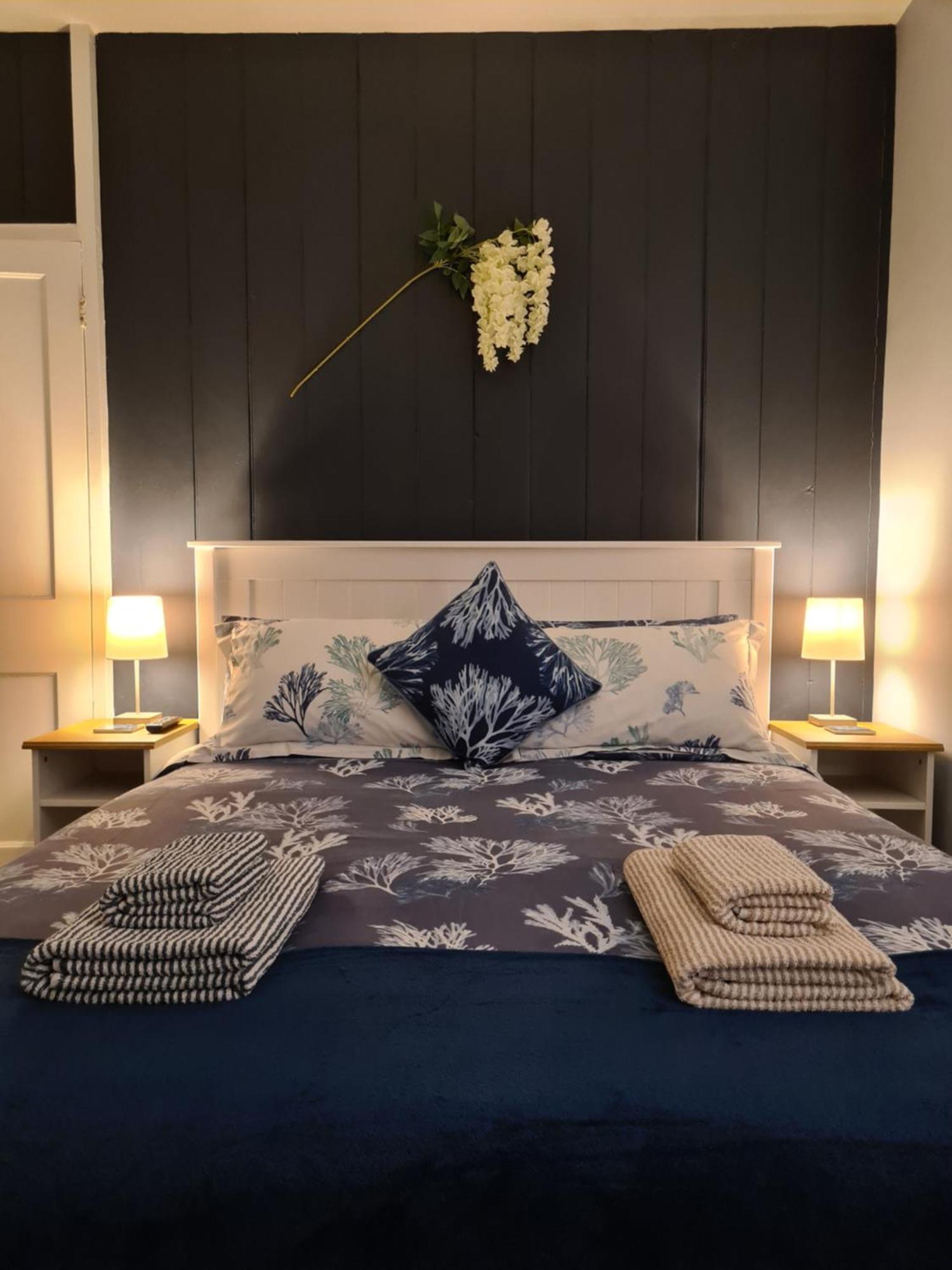 The Hideaway - Luxury Townhouse Villa Wareham Buitenkant foto
